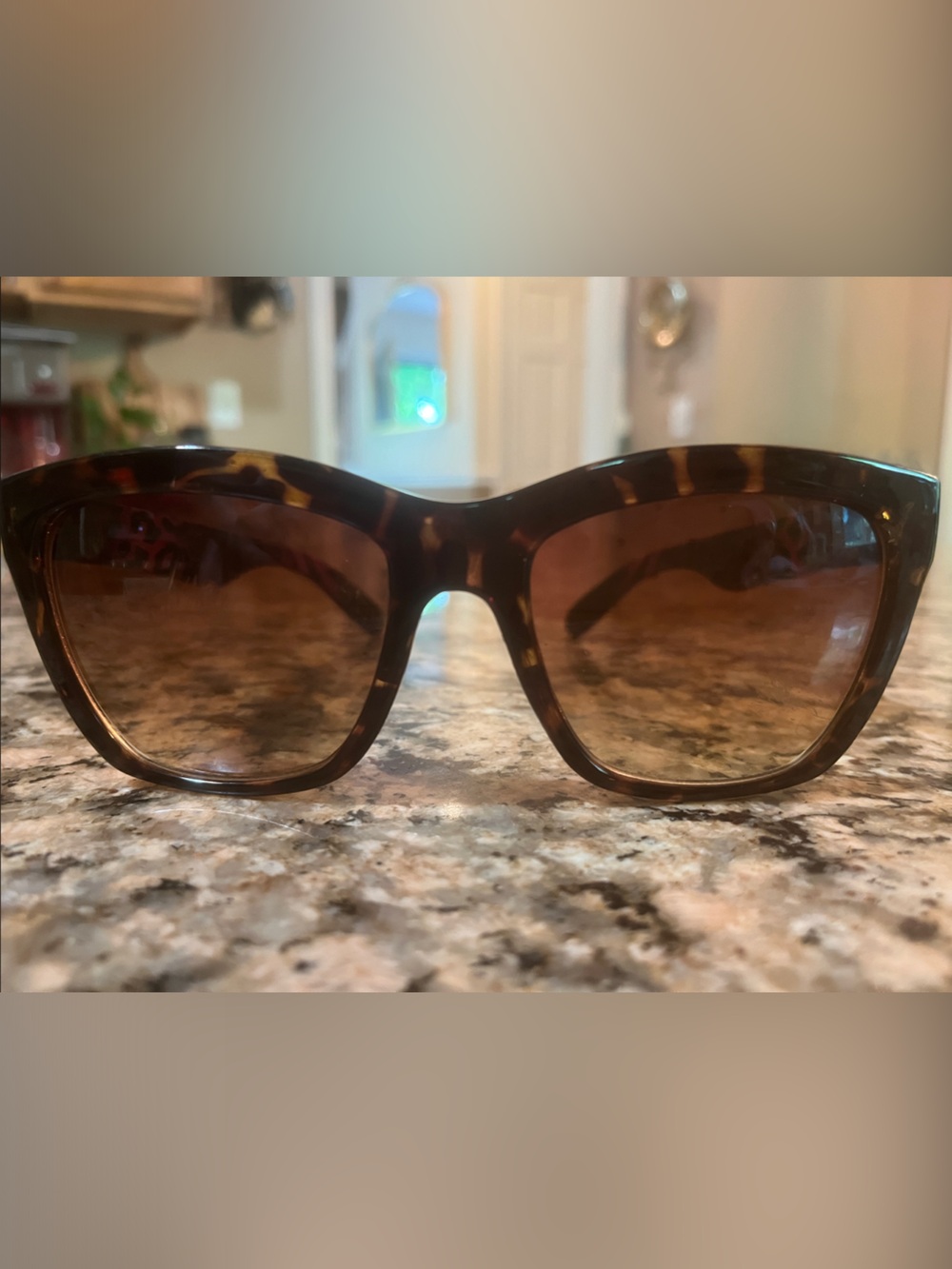 Tortoiseshell Oversized Women's Sunglasses - Brown Lenses